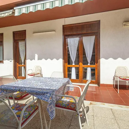 Villa Elegante Con Giardino Tra Catania Ed Etna Tremestieri Etneo