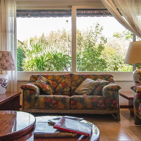 Villa Elegante Con Giardino Tra Catania Ed Etna Tremestieri Etneo
